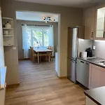 Fin Leilighet, Sentralt Og Sjonaert,med Parkering דירה ארנדל