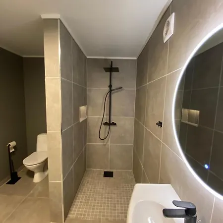 Fin Leilighet, Sentralt Og Sjonaert,med Parkering Apartment *