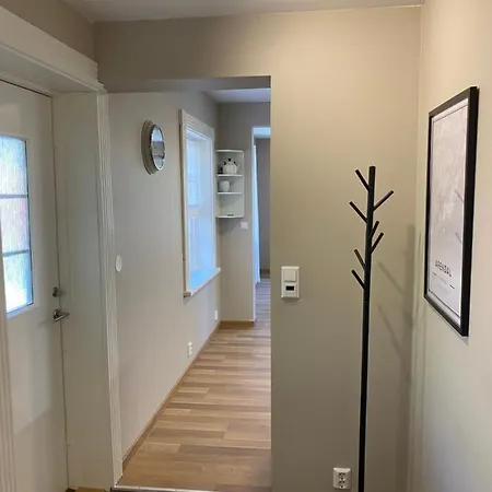 Apartamento Fin Leilighet, Sentralt Og Sjonaert,med Parkering Arendal