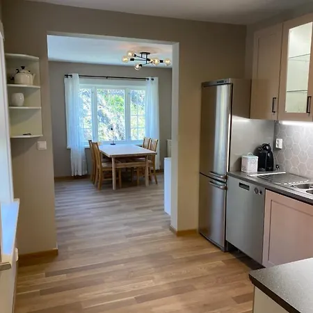 Fin Leilighet, Sentralt Og Sjonaert,med Parkering Apartment Arendal