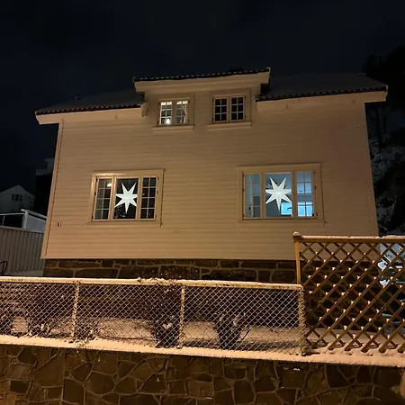 Fin Leilighet, Sentralt Og Sjonaert,med Parkering Apartamento Arendal