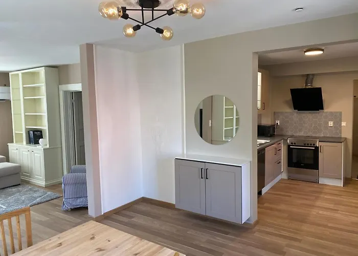 Apartamento Fin Leilighet, Sentralt Og Sjonaert,med Parkering *