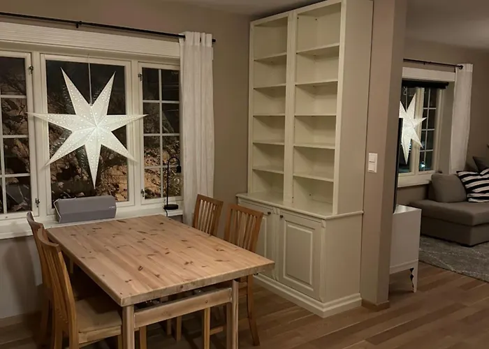 Appartement Fin Leilighet, Sentralt Og Sjonaert,med Parkering *